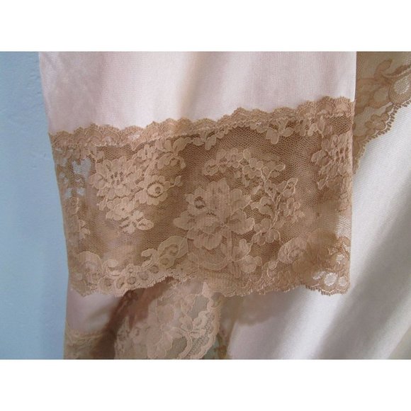 Vintage Henson Kickernick Blush Bed Jacket Tan Lace Sz. Small EUC USA Made - Picture 3 of 11